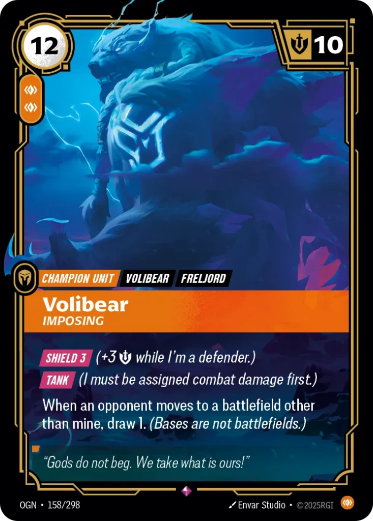 Karta Riftbound: Volibear - Imposing — Unit, kolor Body, dodatek Origins. Ilustracja: Envar Studio. Opis karty: Shield 3 (+3 💪 while I'm a defender.) Tank (I must be assigned combat damage first.)When an opponent moves to a battlefield othe